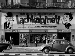 1953.11.17 Premiere _ Lachkabinett Aussenansicht